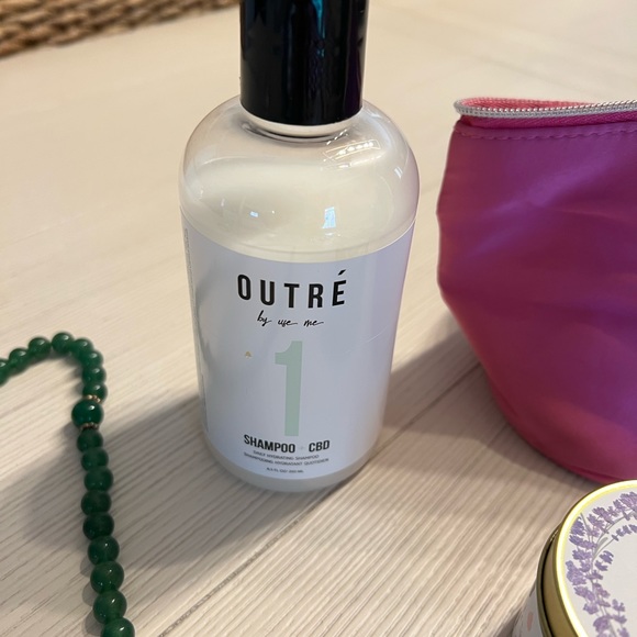 Jewelry & /beauty product bundle - Picture 6 of 10